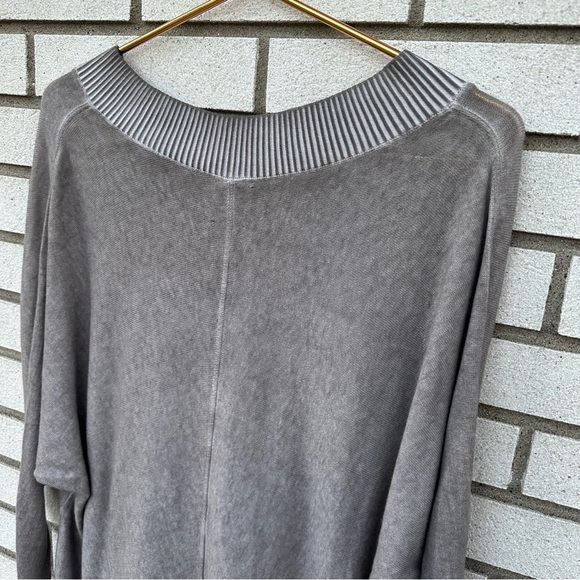 PLANET V-Neck Taupe Gray Lightweight Sweater Cotton Made in Peru High Low Pocket - Picture 4 of 9